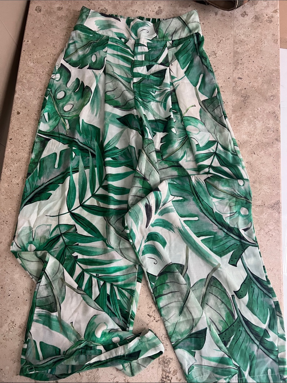 Haute Monde Green & White Tropical Leaf Hybrid Shorts